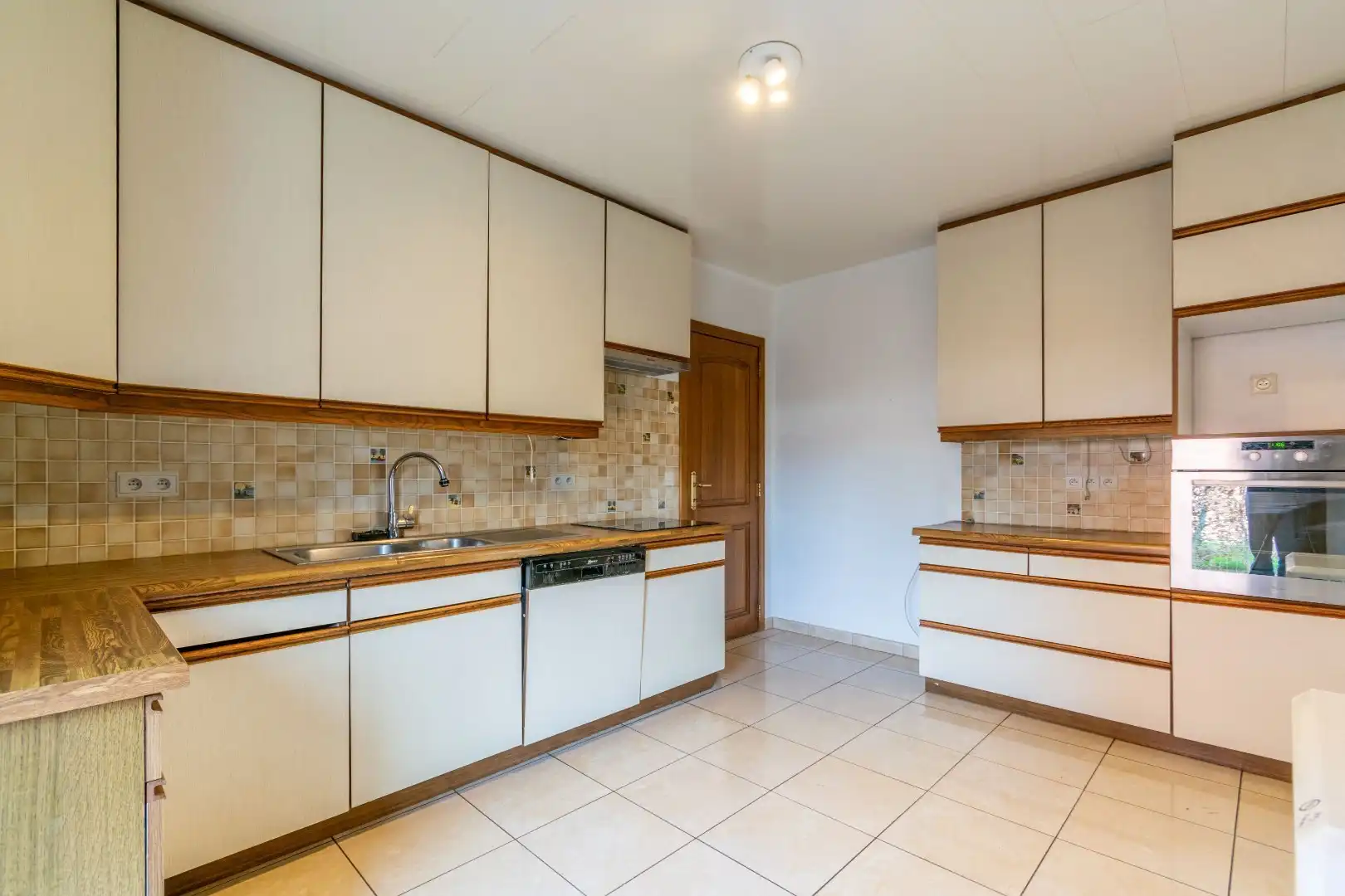 CHARMANTE BUNGALOW MET 2 SLPK + BUREAU OP TOPLOCATIE ! foto 18