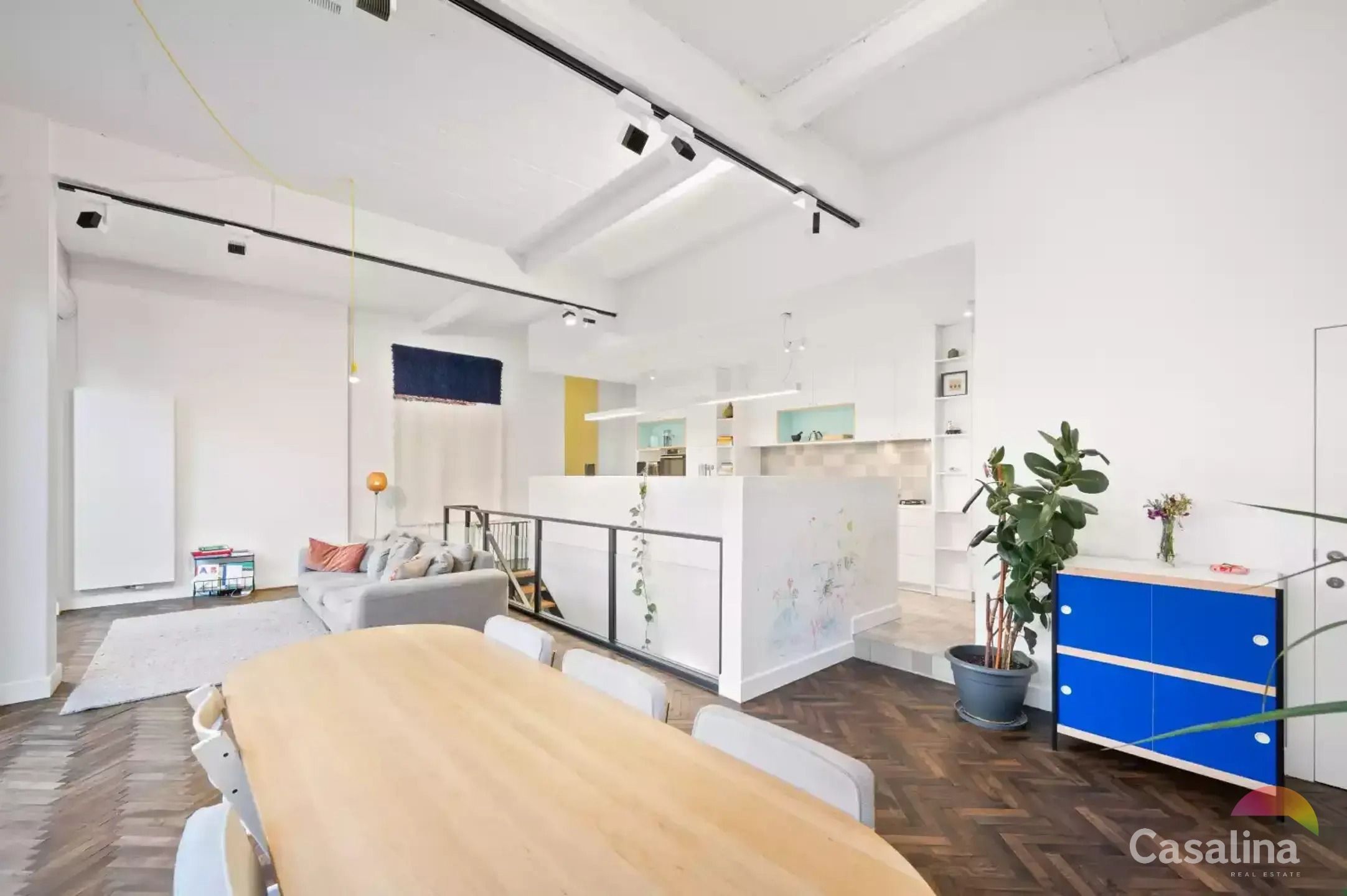 Prachtige gerenoveerde duplex-loft met 3 slpk. en privé-tuin foto 2