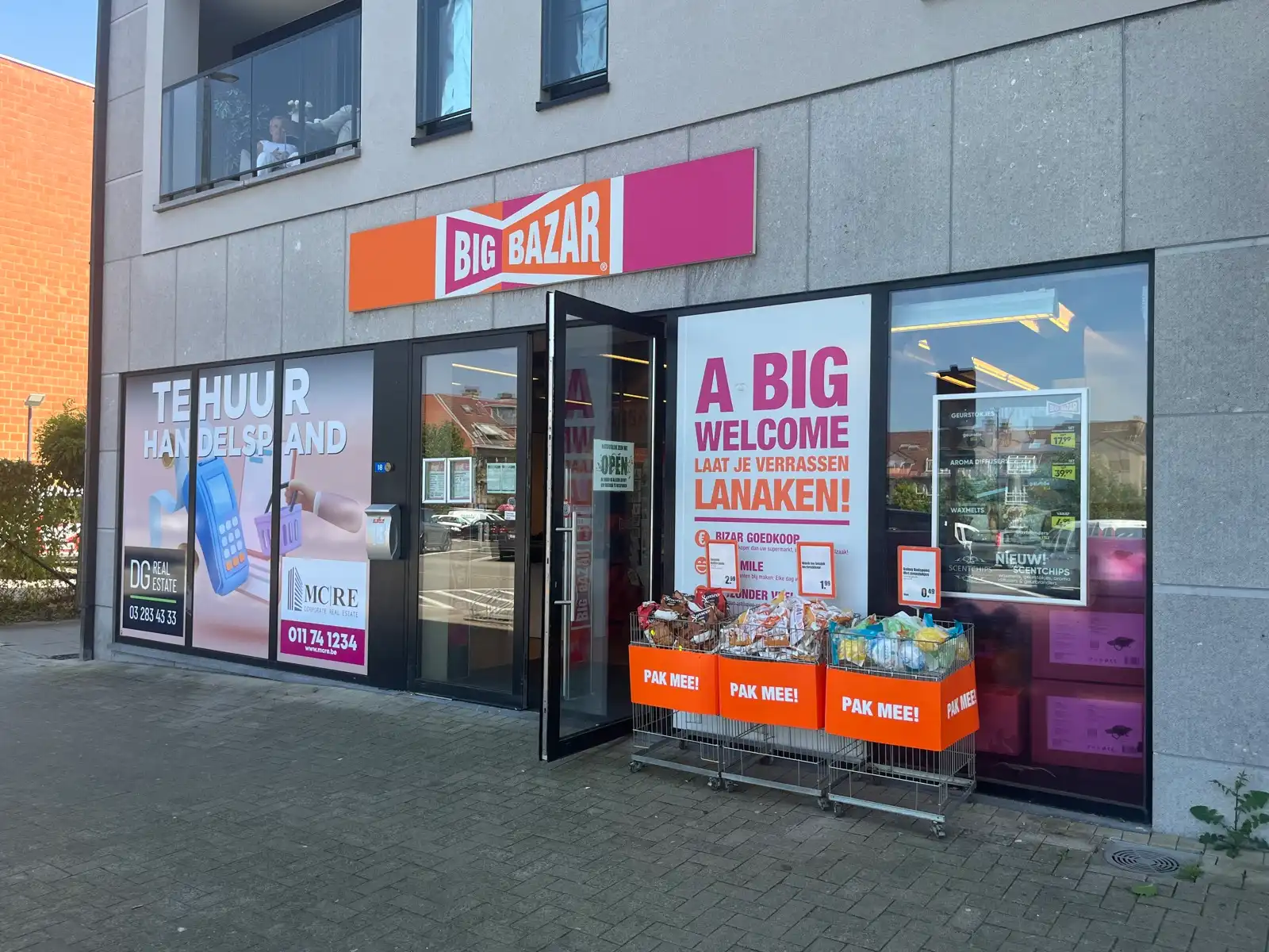 Handelsgelijkvloers te huur – Centrum Lanaken foto 4