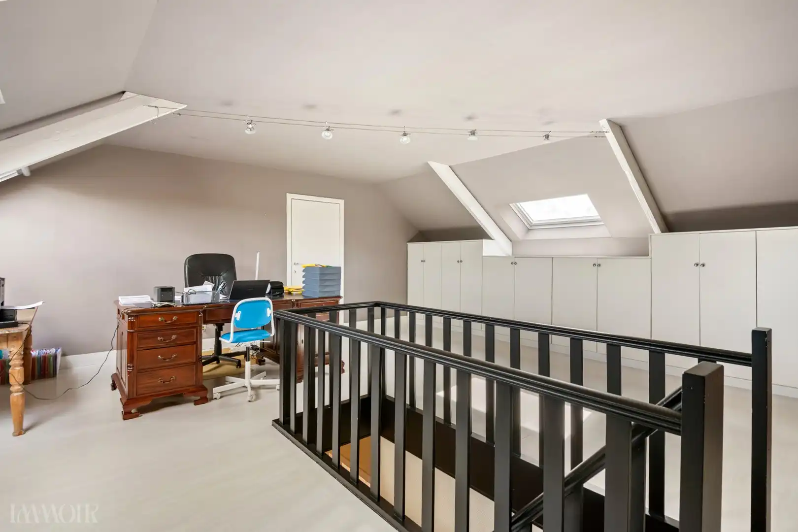 Veelzijdig commercieel pand met ruime woonst, terras en tuin. foto 18