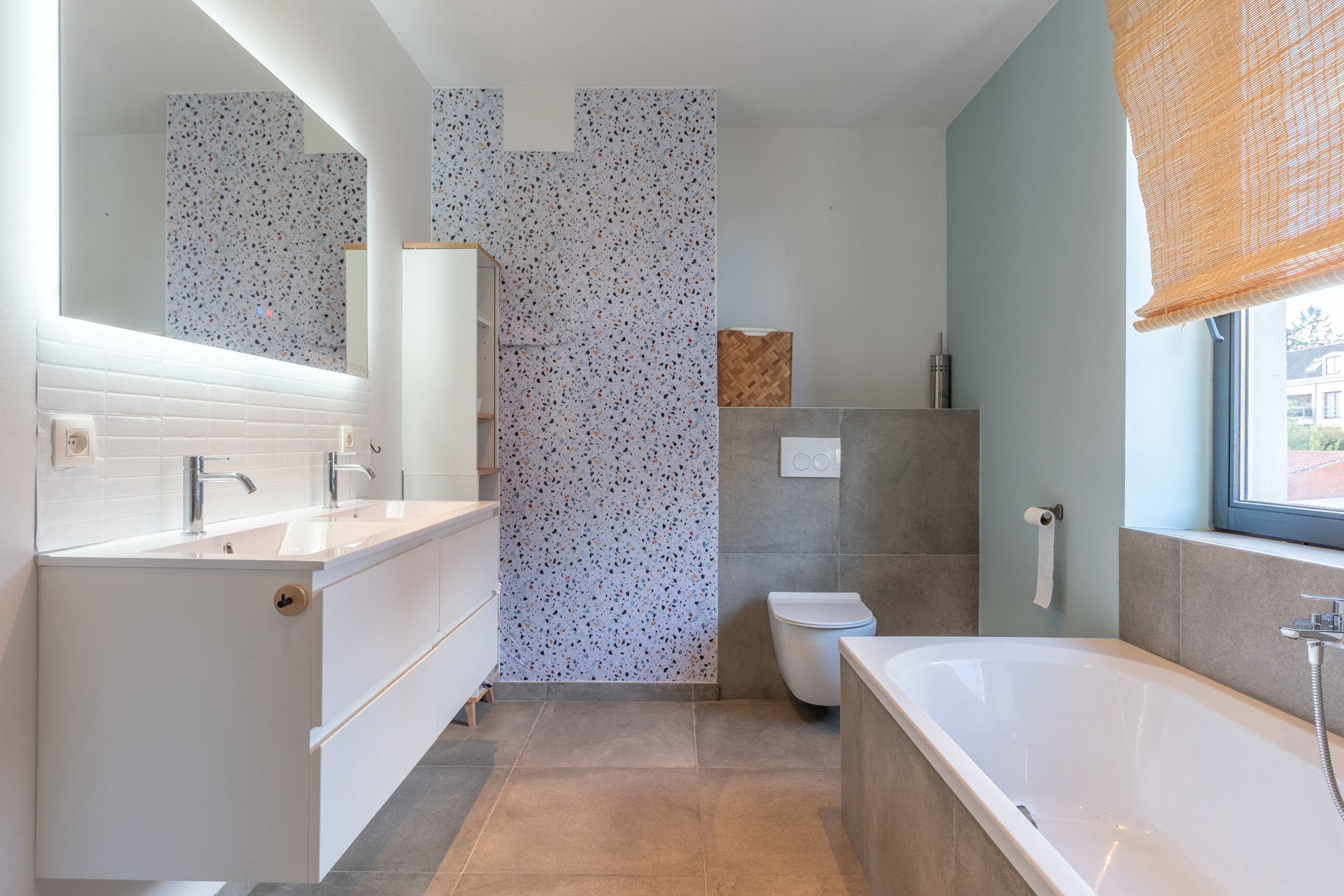 Recent gerenoveerde woning met 4 slpks en zij-ingang! foto 15