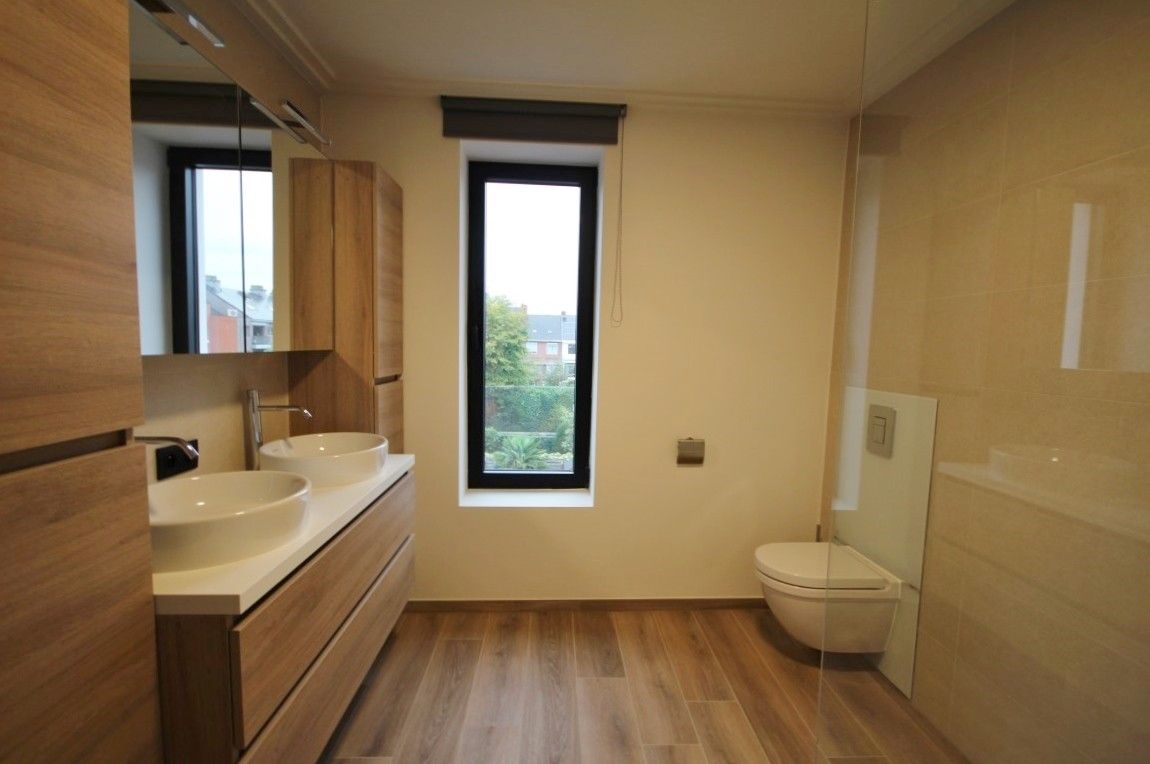 Duplex met terras in centrum van Sint-Truiden! foto 9