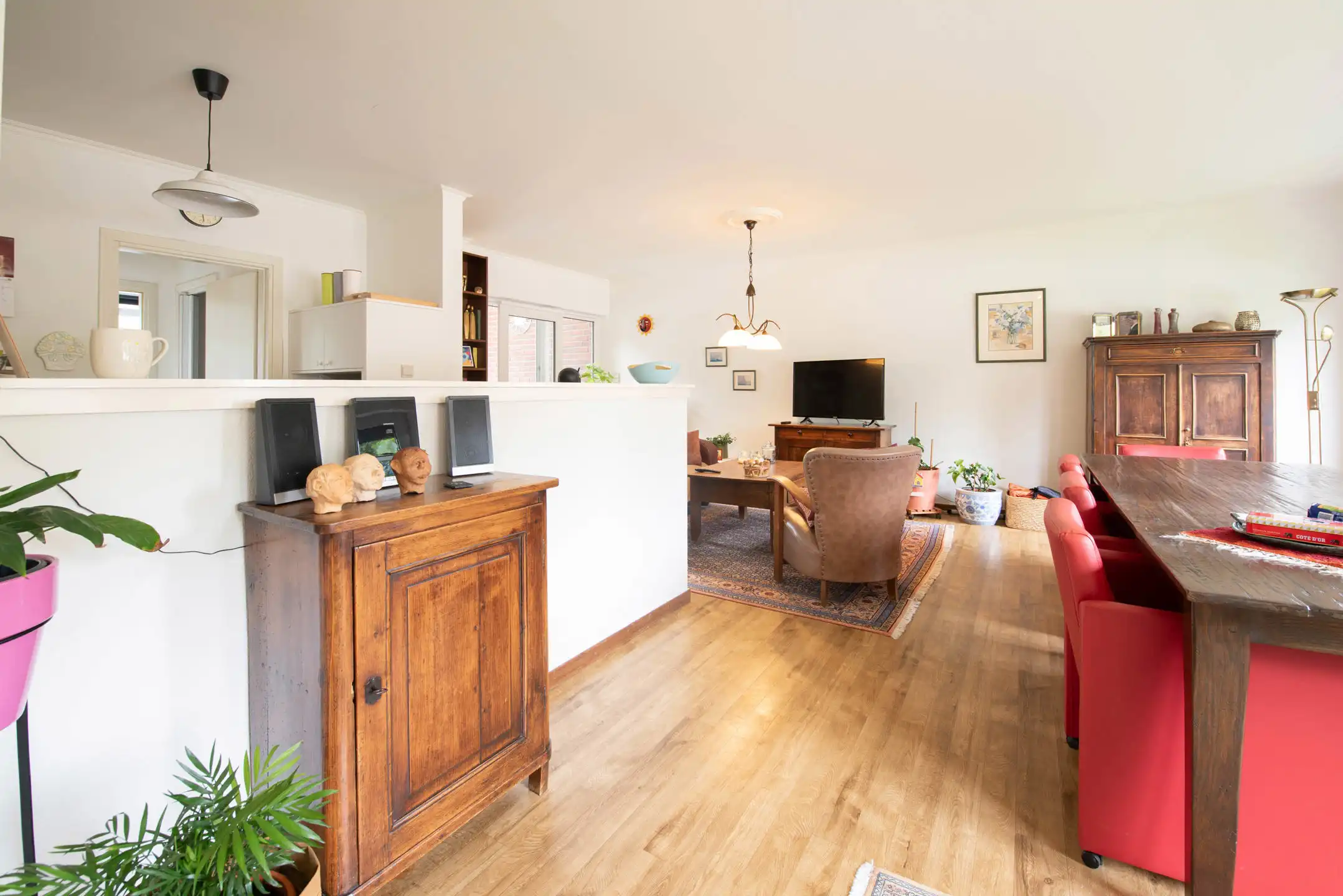 Gelijkvloerse woning met inpandige garage  foto 3