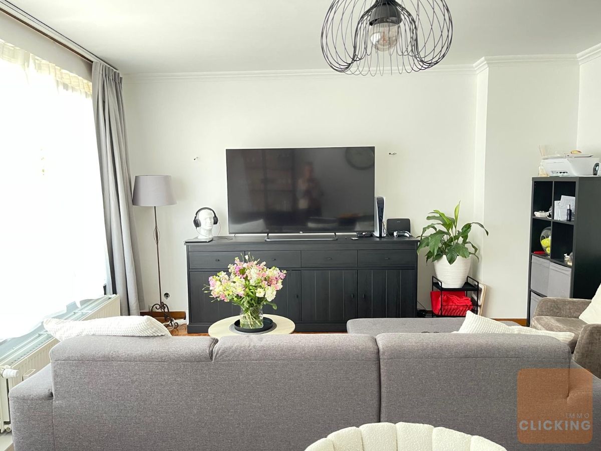 Tof 2 slaapkamer appartement met  1 parkeerplaats foto 2