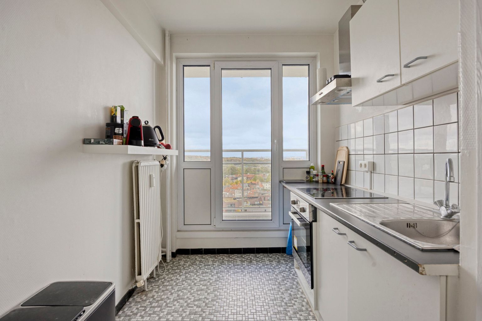 Instapklaar 2-slaapkamerappartement met panoramisch uitzicht foto 5