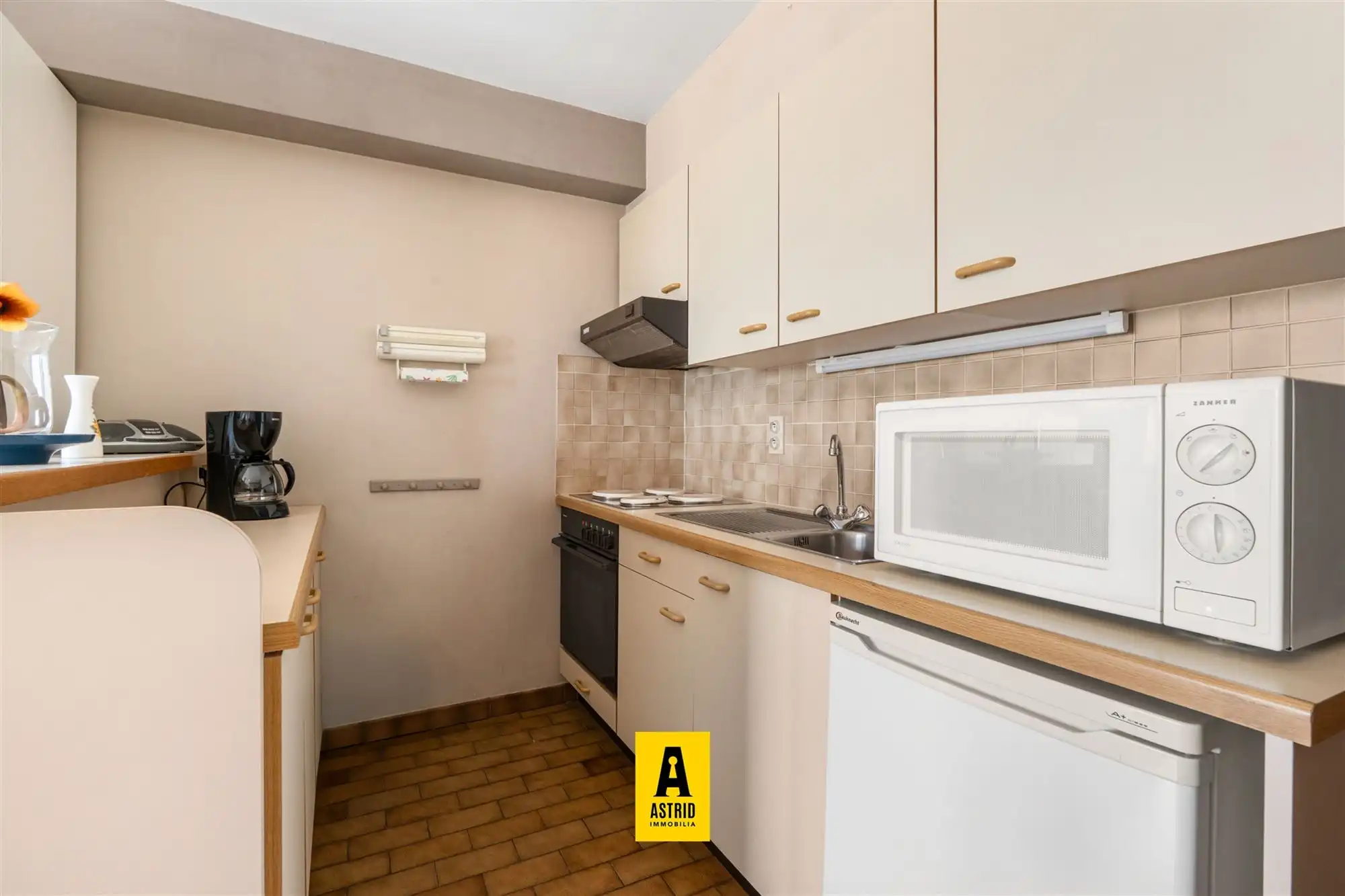 Studio met frontaal zeezicht op topligging! foto 7