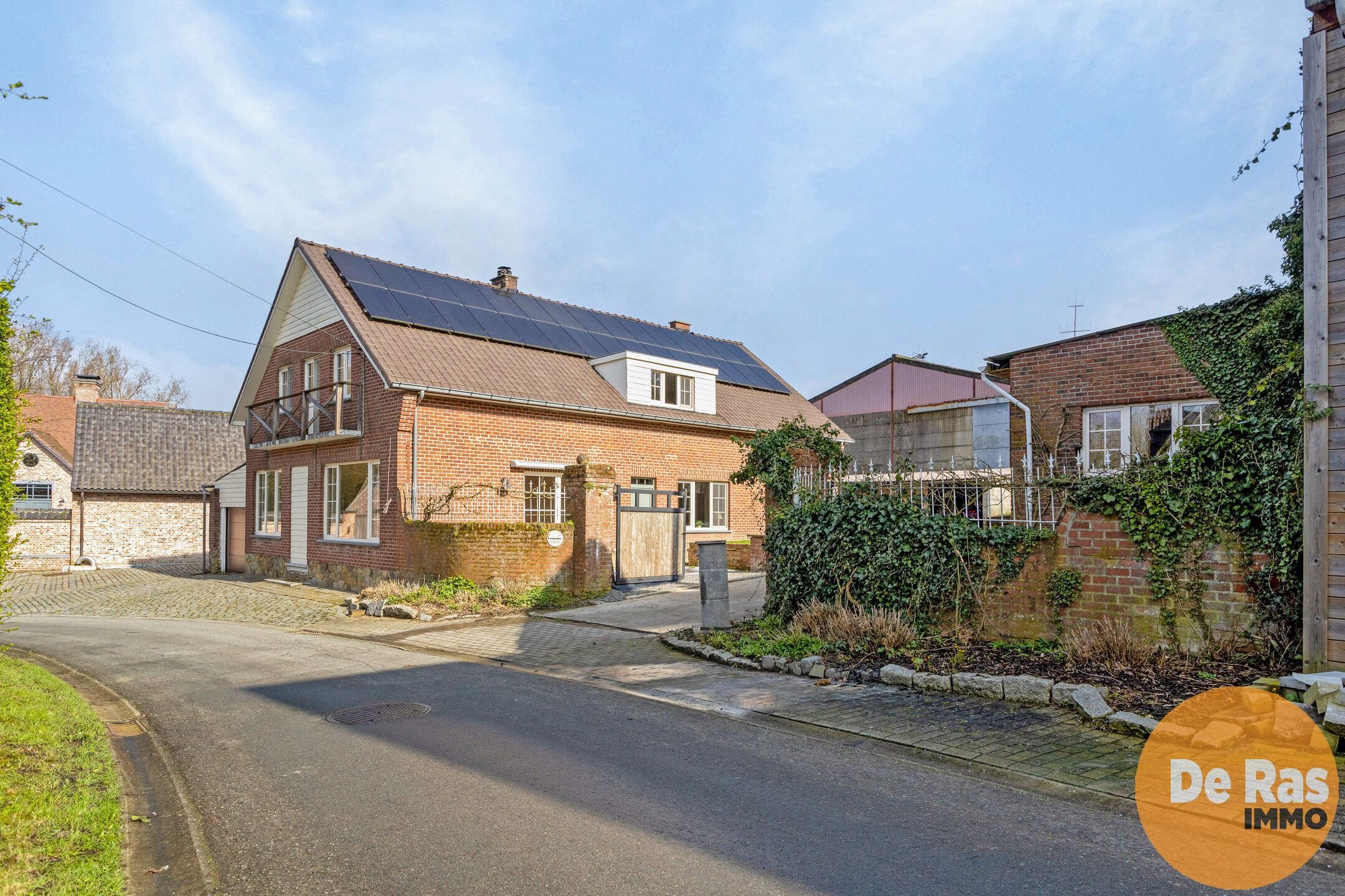 SINT-LIEVENS-HOUTEM - Ruime opslagplaats (512m²) met woning foto 5