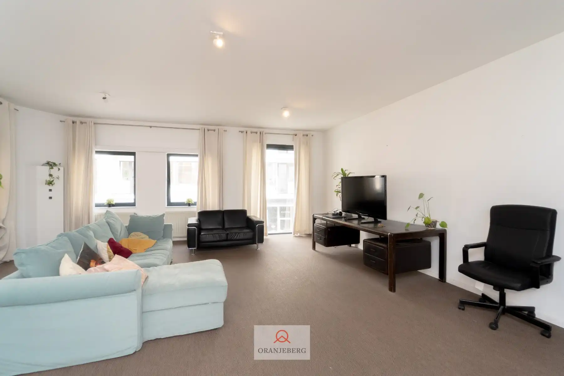 Ruim 2 slpk appartement vlakbij Sint-Baafsplein hartje Gent foto 13