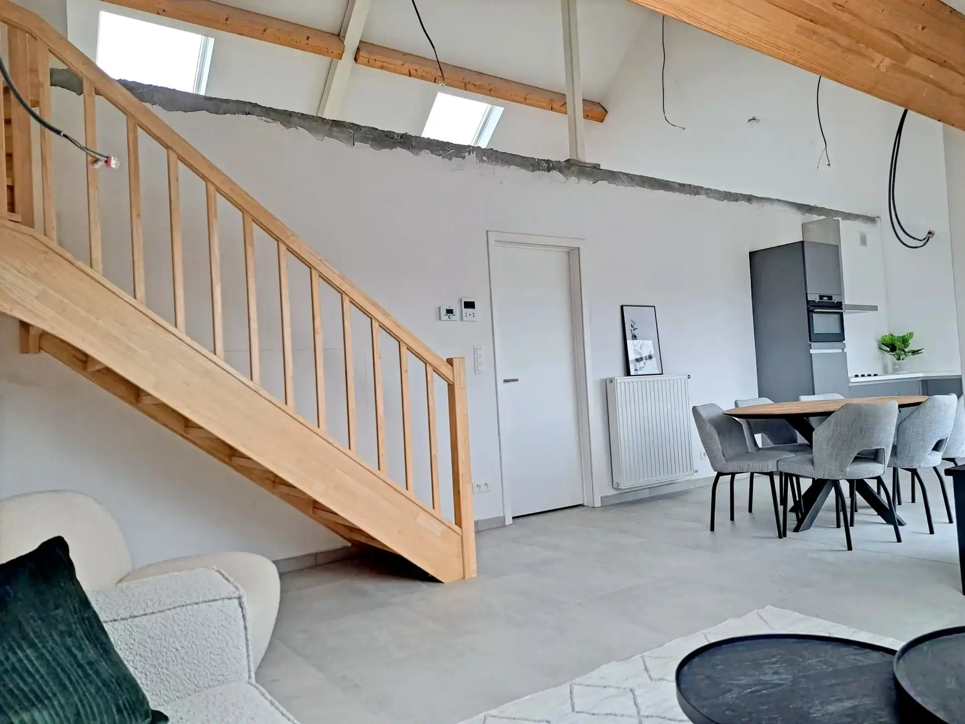 RUIM DUPLEXAPPARTEMENT/PETNHOUSE VAN 192 M² MET 3 SLPK'S IN BORGLOON foto 6