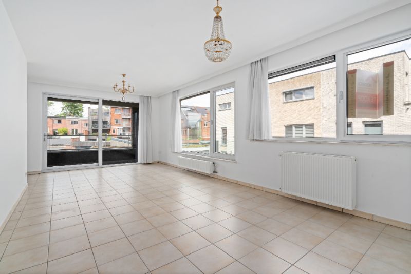 Appartement op 1eV met terras - nabij centrum! foto {{pictureIndex}}