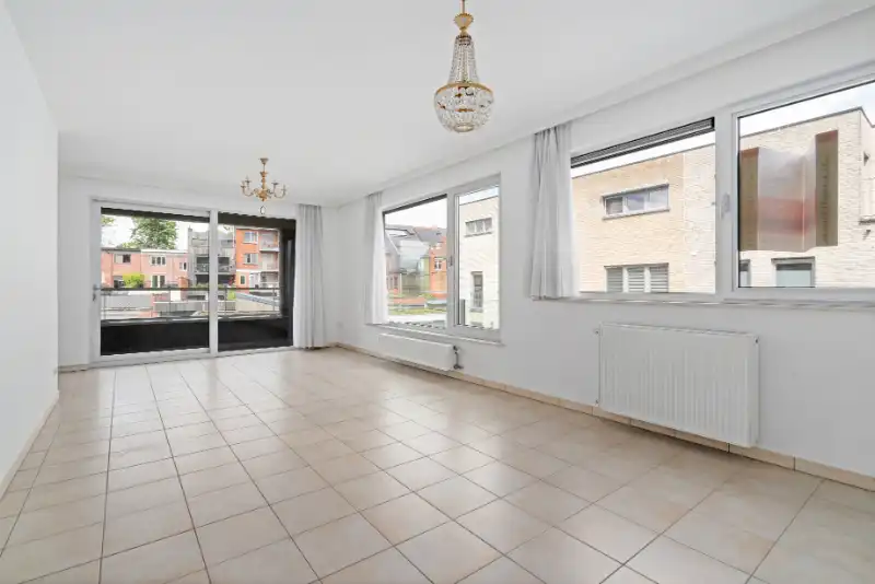 Appartement op 1eV met terras - nabij centrum! foto {{pictureIndex}}