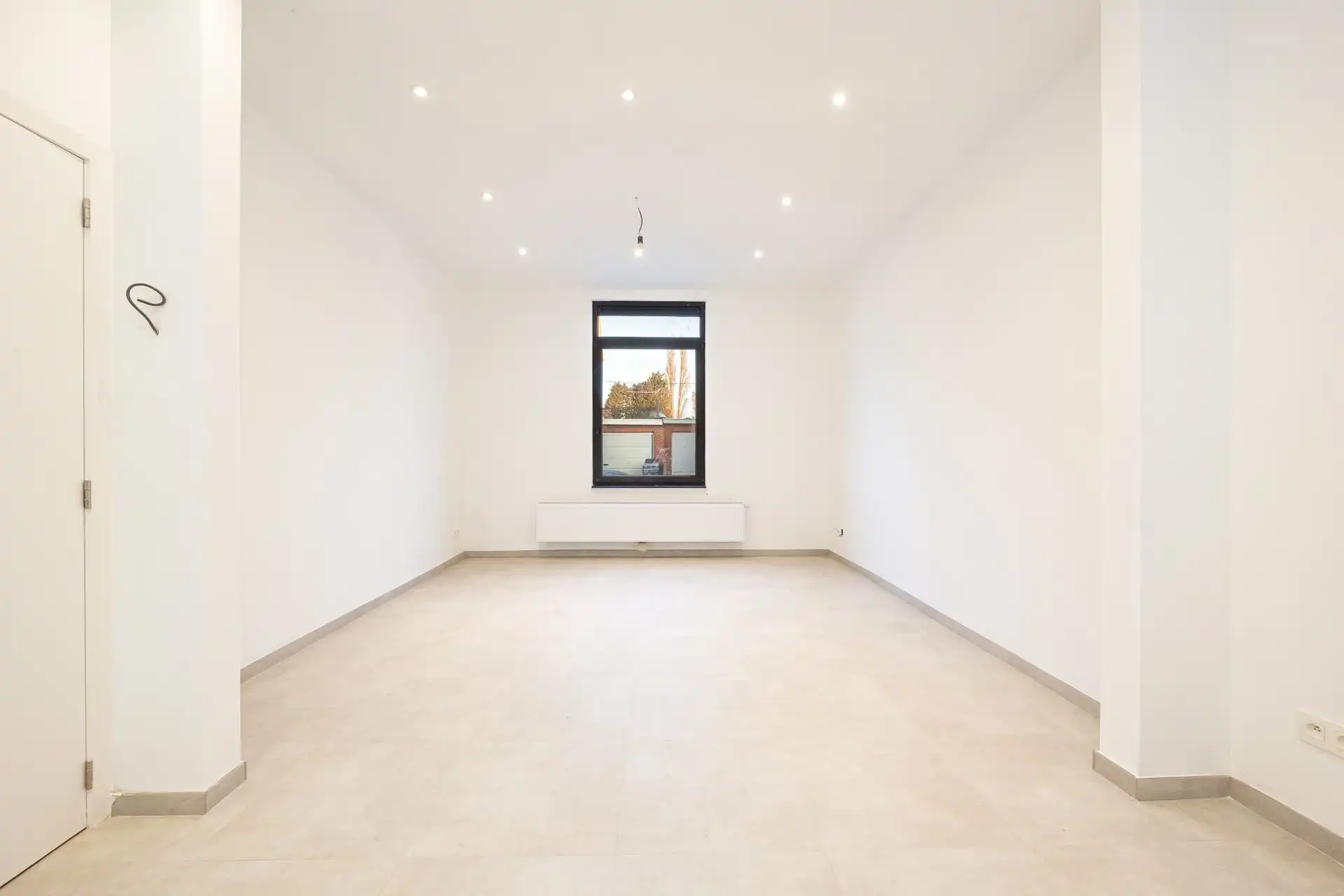 Gerenoveerde woning met ruime tuin. foto 7