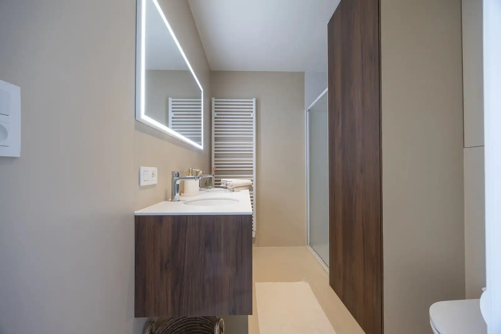 Gerenoveerd hoekappartement met terras , 3 slaapkamers, vlakbij zee foto 12