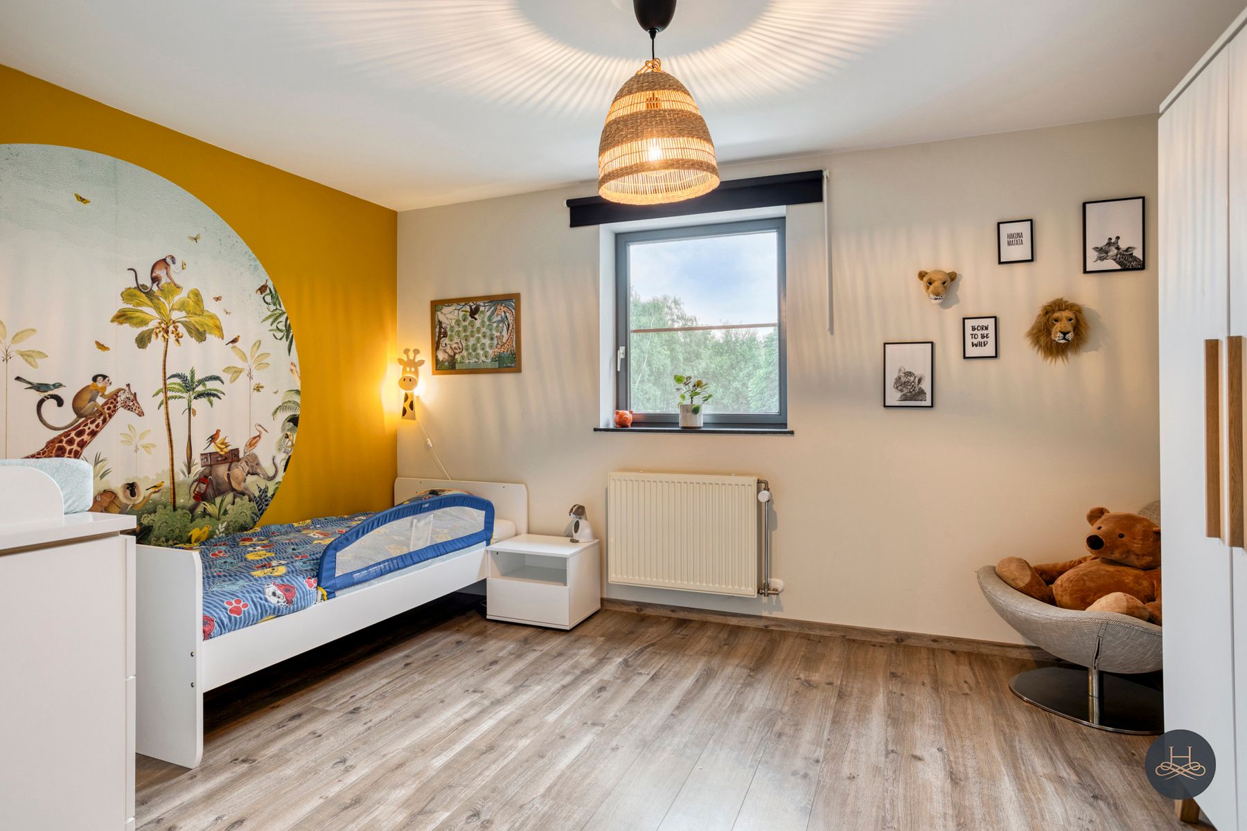 Charmante, gerenoveerde halfopen woning met grote tuin foto 30