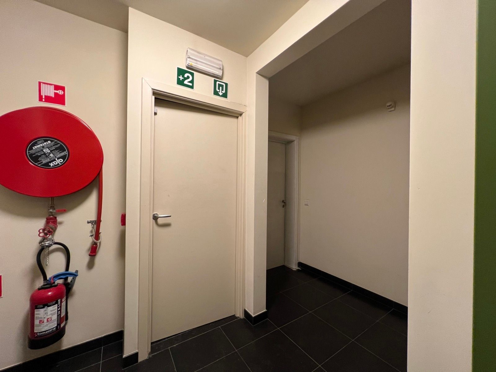 Lichtrijk appartement met 1 slaapkamer en terras foto 20