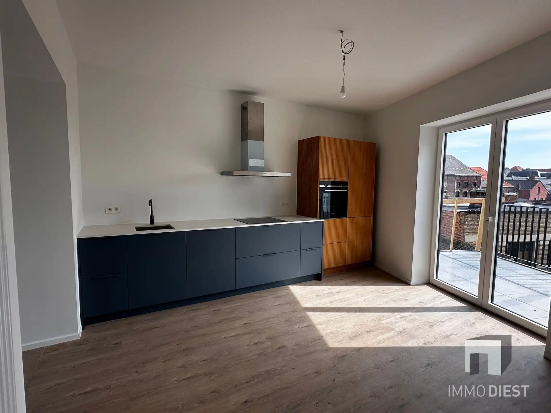 Knap appartement met terras en 2 slpks - centrum Diest - veel lichtinval foto 2