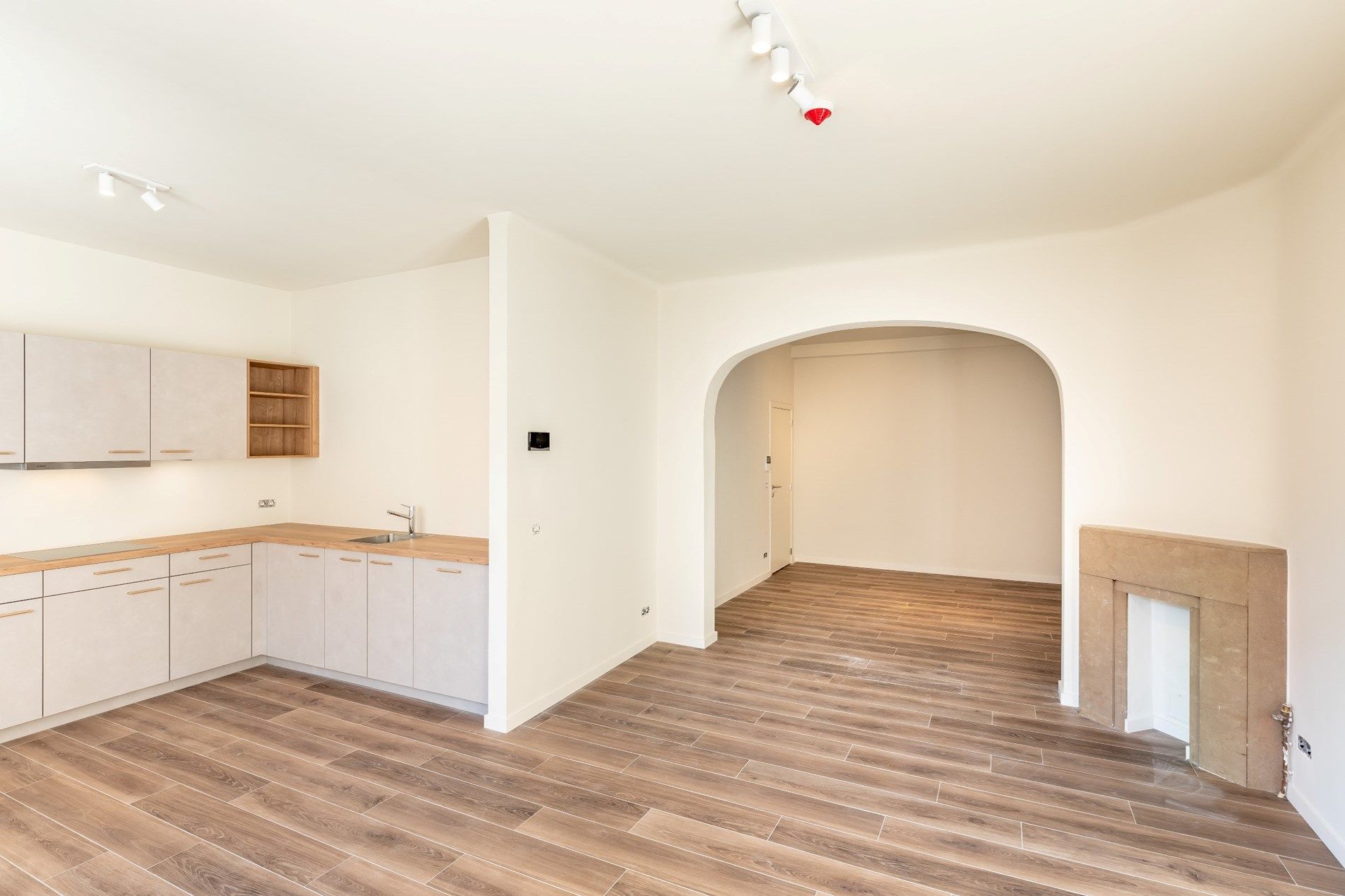 Volledig gerenoveerd appartement op toplocatie! foto 5