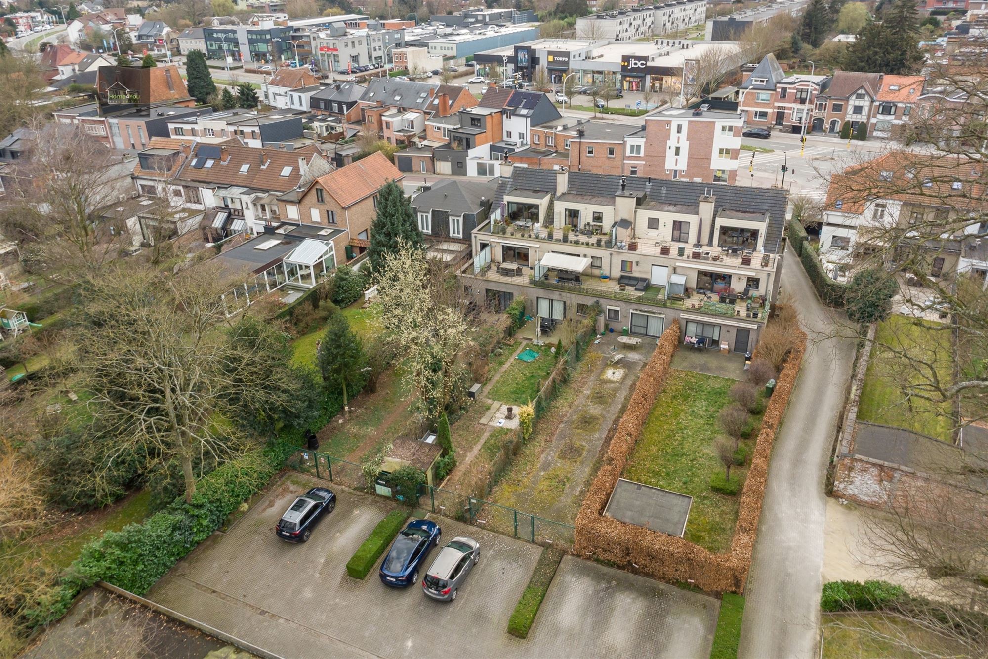 Ruim gelijkvloers appartement met tuin, parking en garagebox foto 24