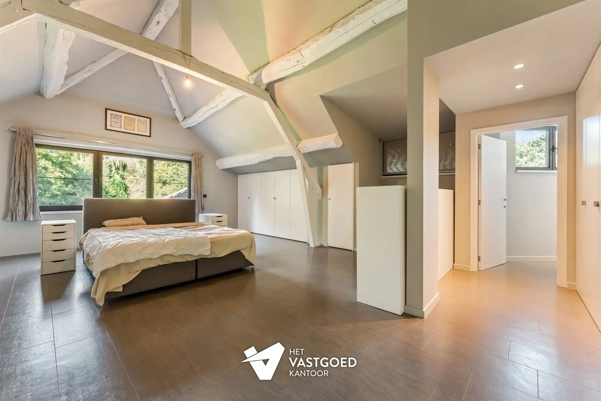 PRACHTIGE AUTHENTIEKE VILLA (585M²) MET BINNENZWEMBAD EN ZWEMVIJVER OP EEN PERCEEL VAN 48A75 TE KERMT foto 22