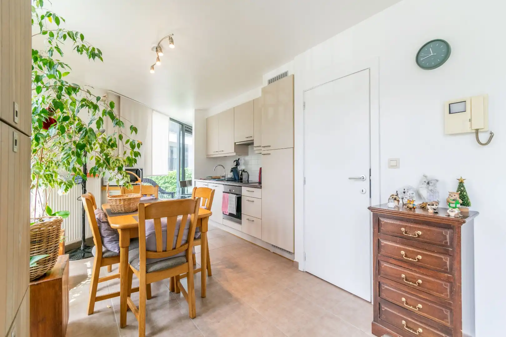 Een aangenaam, recent appartement te Halle! foto 6