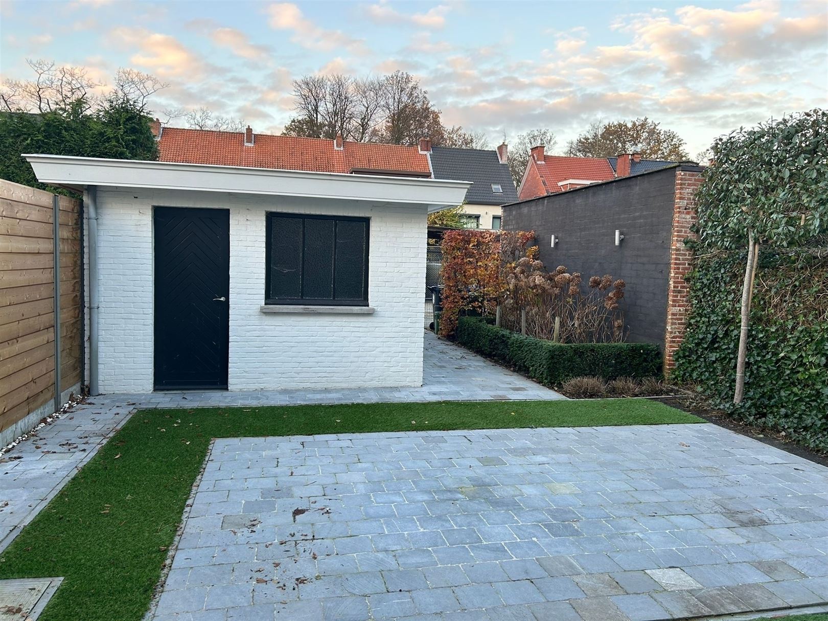 Gerenoveerde woning met vier slaapkamers en garage op rustige locatie foto 10