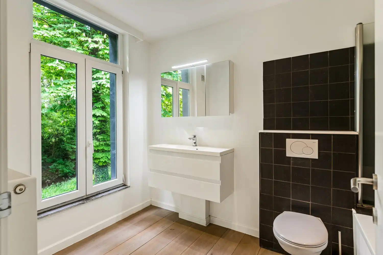 Mooi gerenoveerde woning op Toplocatie nabij centrum Lier foto 11