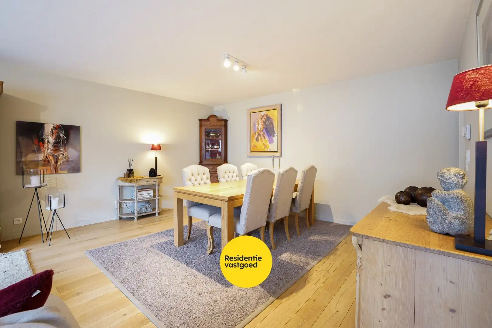 Luxueus appartement met 2 slaapkamers en ruim terras op centrale ligging foto 2