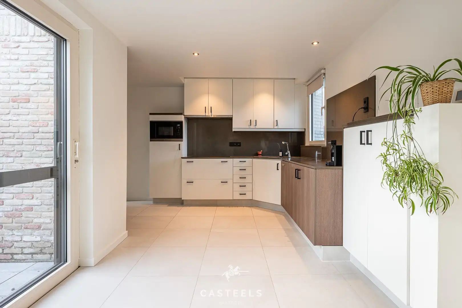 Met smaak gerenoveerde woning te koop in Gavere foto 8