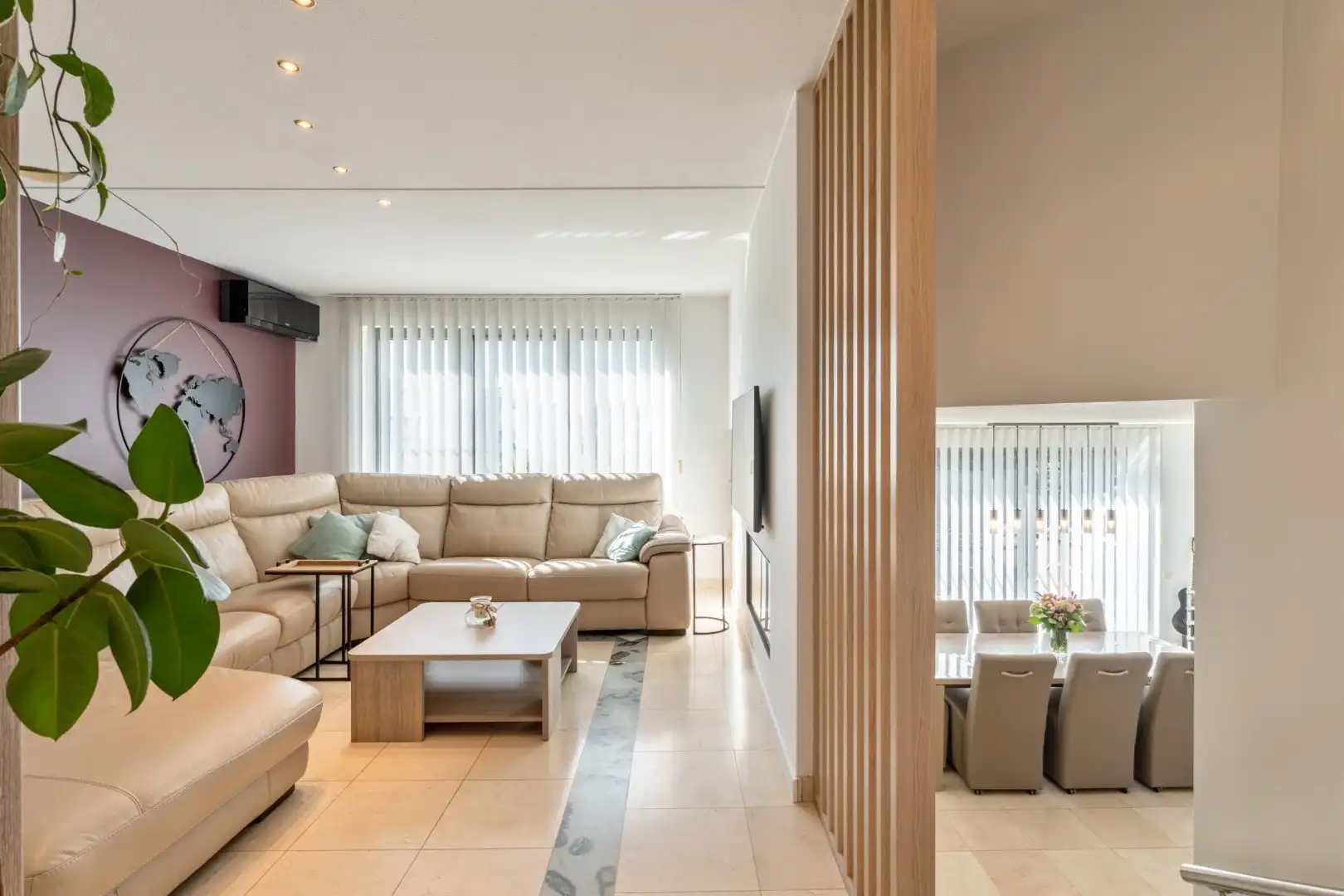 Zeer ruime, goed afgewerkte woning met diverse mogelijkheden nabij het centrum van Maaseik! foto 12