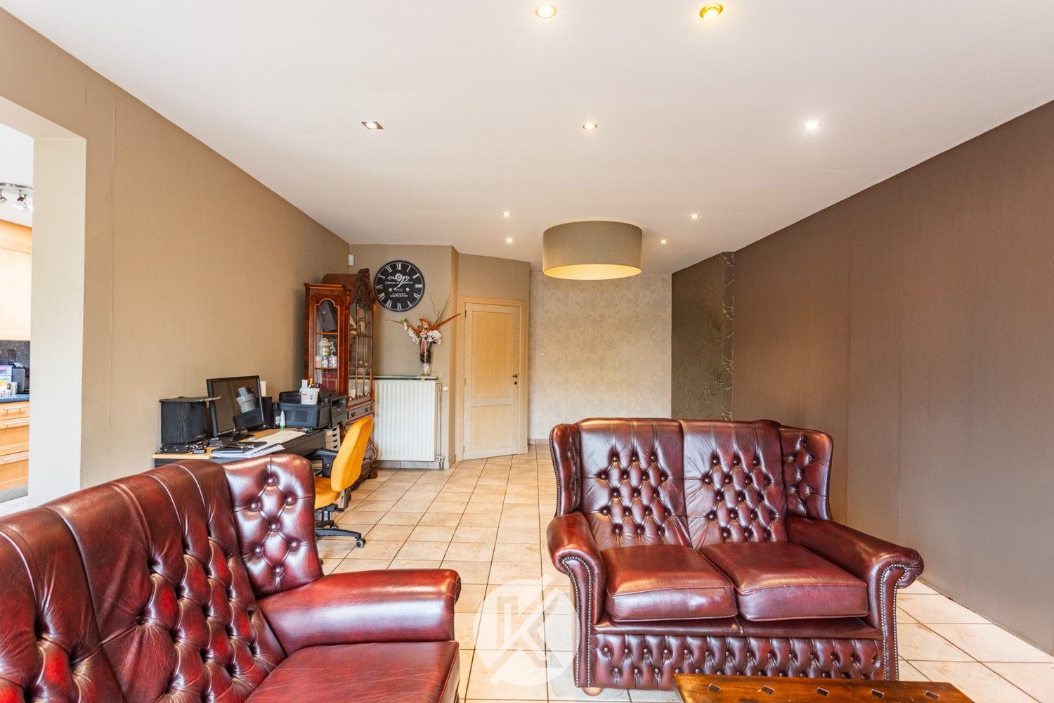 Instapklare woning met veel potentieel in centrum Herzele foto 9