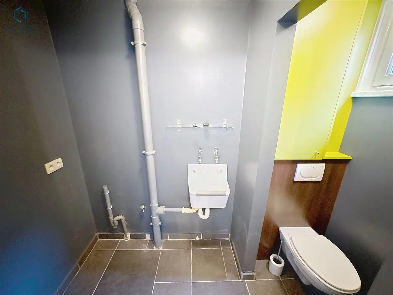 Instapklare, volledig gerenoveerde woning met 4 slaapkamers, terras en tuinberging in hartje Geraardsbergen! foto 5