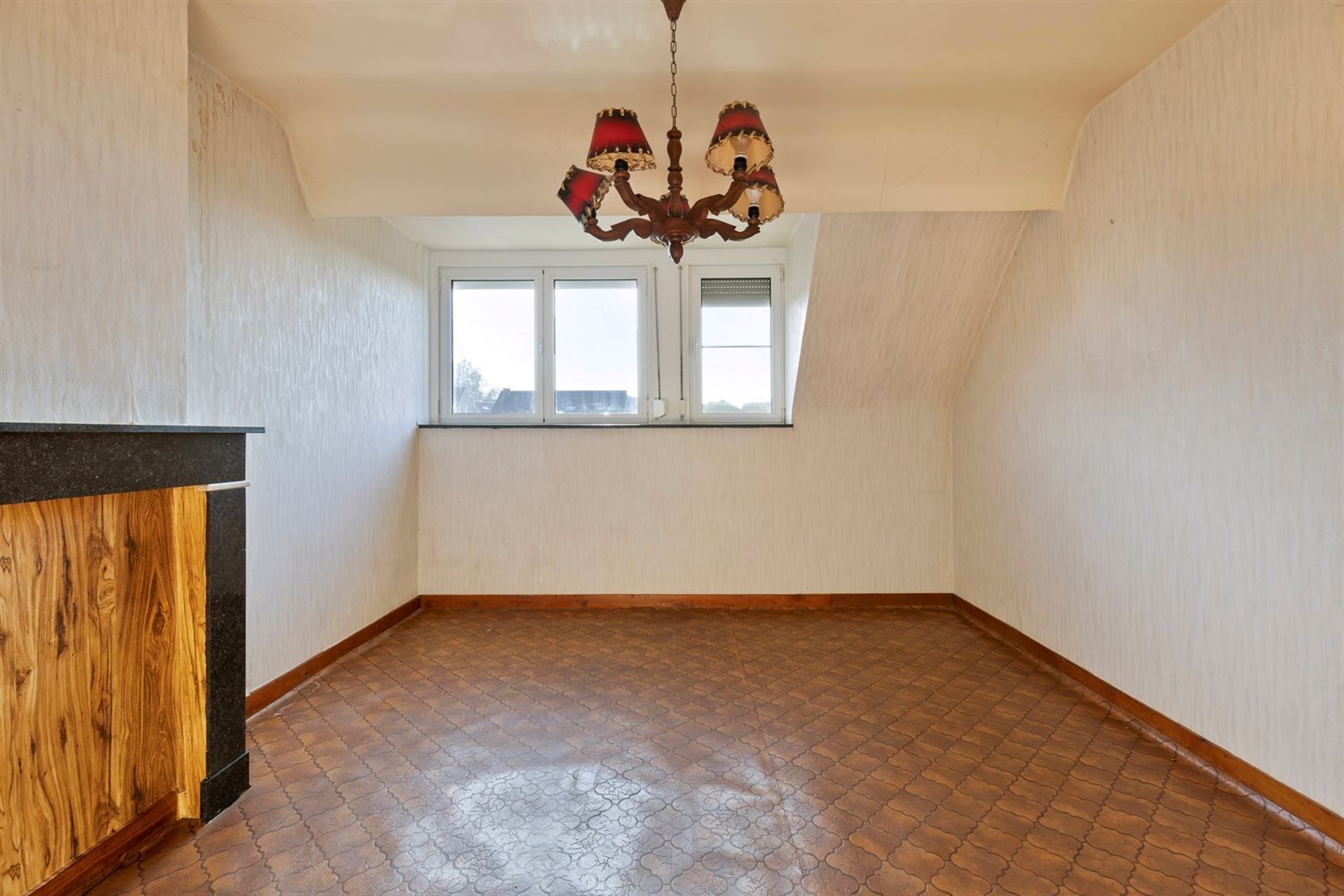 Te renoveren woning in hartje van Nieuwerkerken foto 14