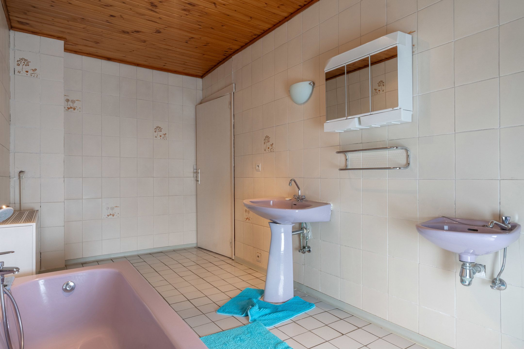 Te renoveren woning met toffe tuin en garage in het centrum foto 30