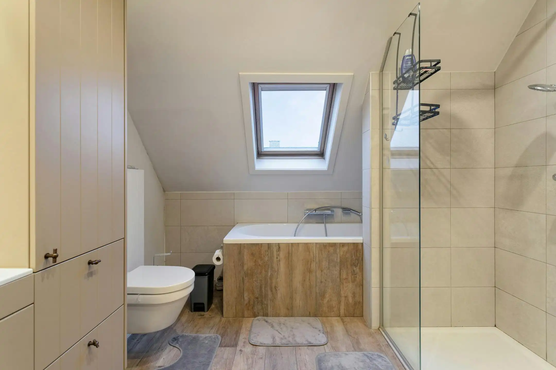 Instapklare woning met garage en tuin te koop in Ardooie foto 11