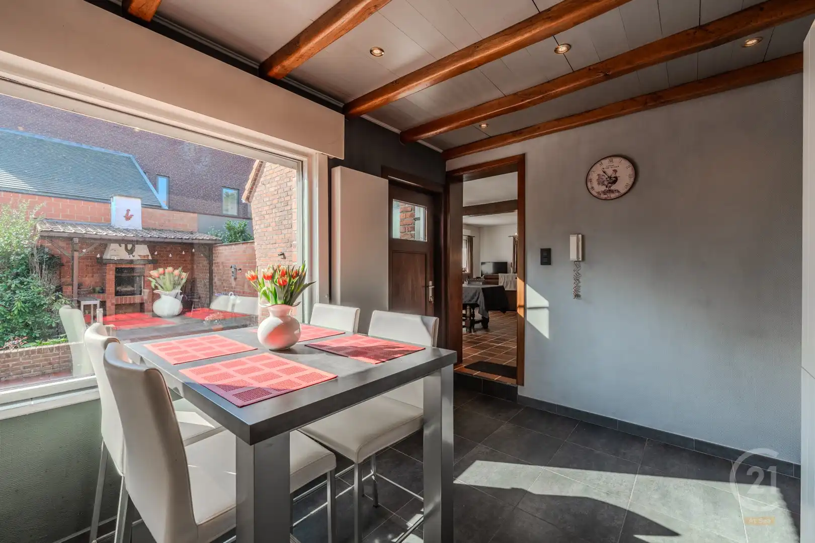 Gezellige woning met veel buitenruimte en rustige ligging foto 11