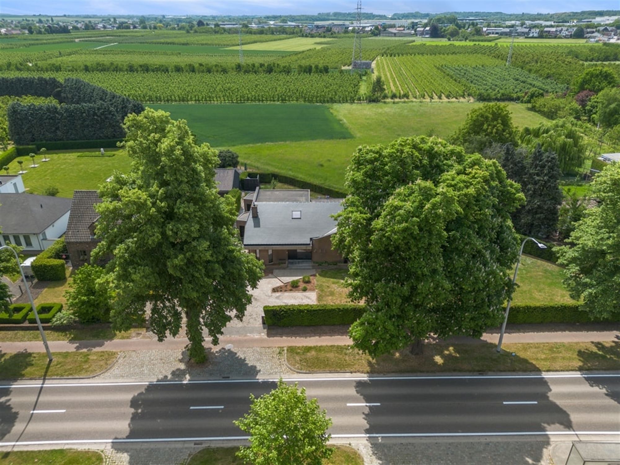 UNIEKE DESIGNWONING MET MODERNE AFWERKING EN STIJVOLLE ARCHITECTUUR foto 3