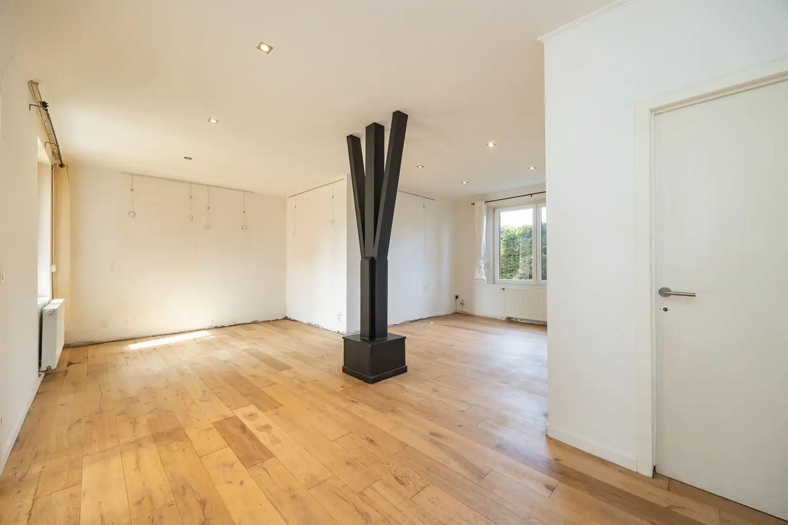 Op te frissen/te renoveren woning te Hoboken foto 5