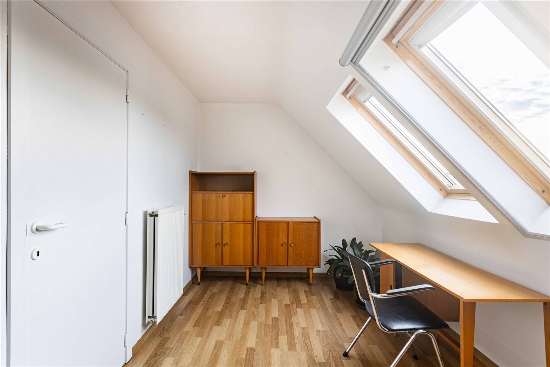 Ruime gezinswoning met zonnige tuin in Lievegem. foto 15