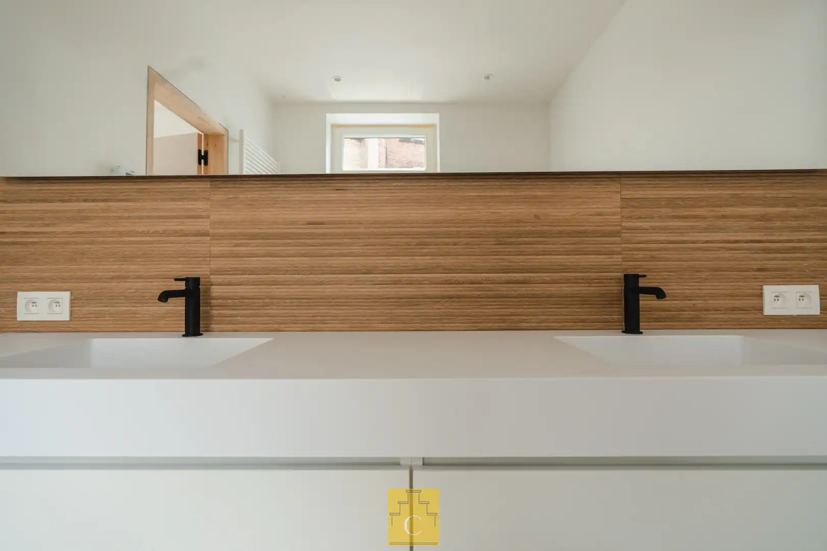 exclusieve stadswoning met garage, 4 slaapkamers, EPC A en terras in hartje Brugge, zicht op de vesten foto 21