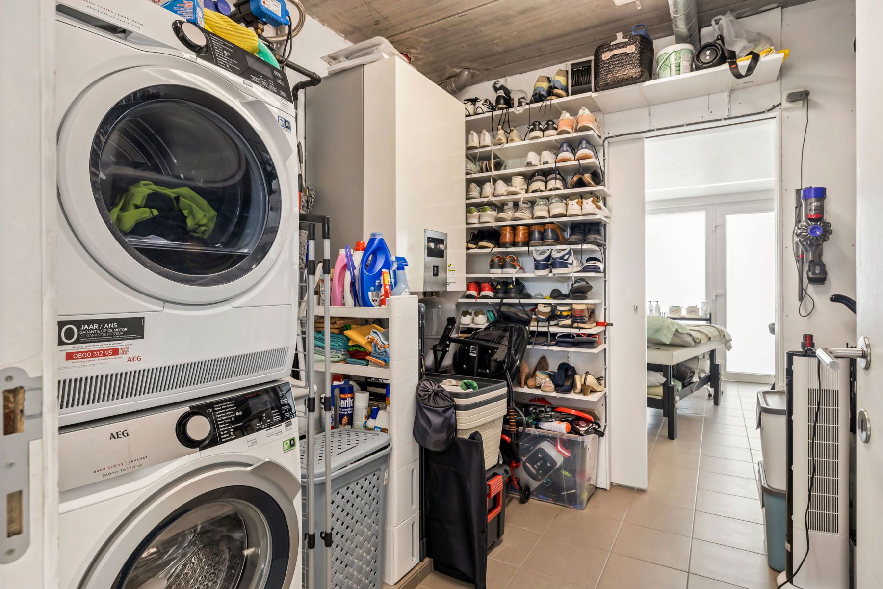 Instapklare woning met tuin, zonnepanelen en 3 slpks foto 9