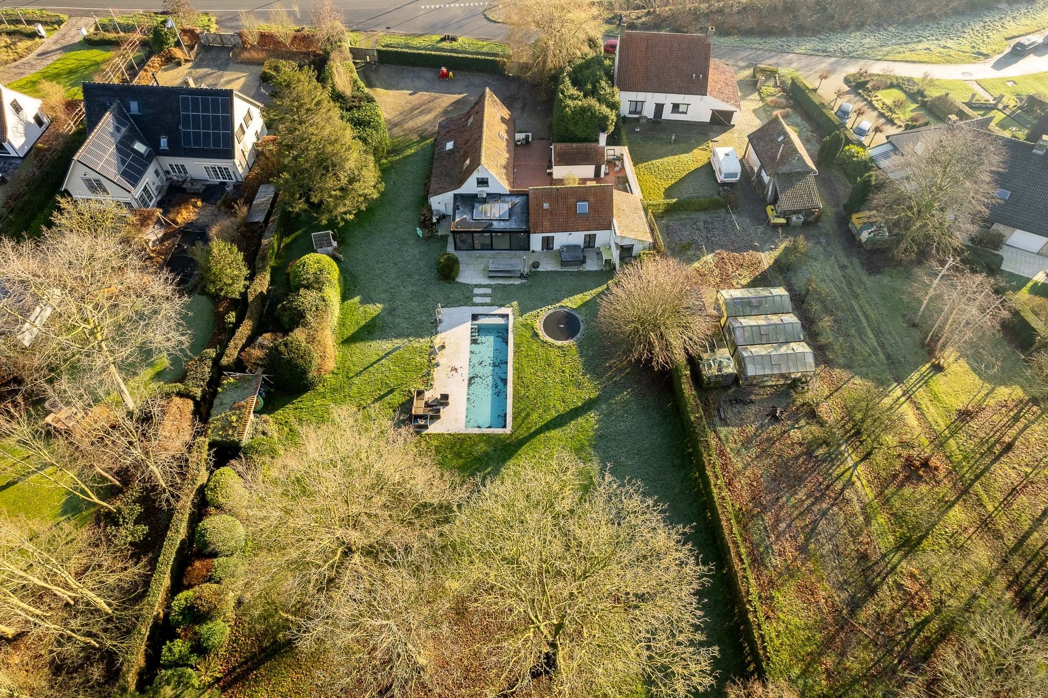 Magnifieke hoeve op 4.000 m² grond te Dudzele foto 2