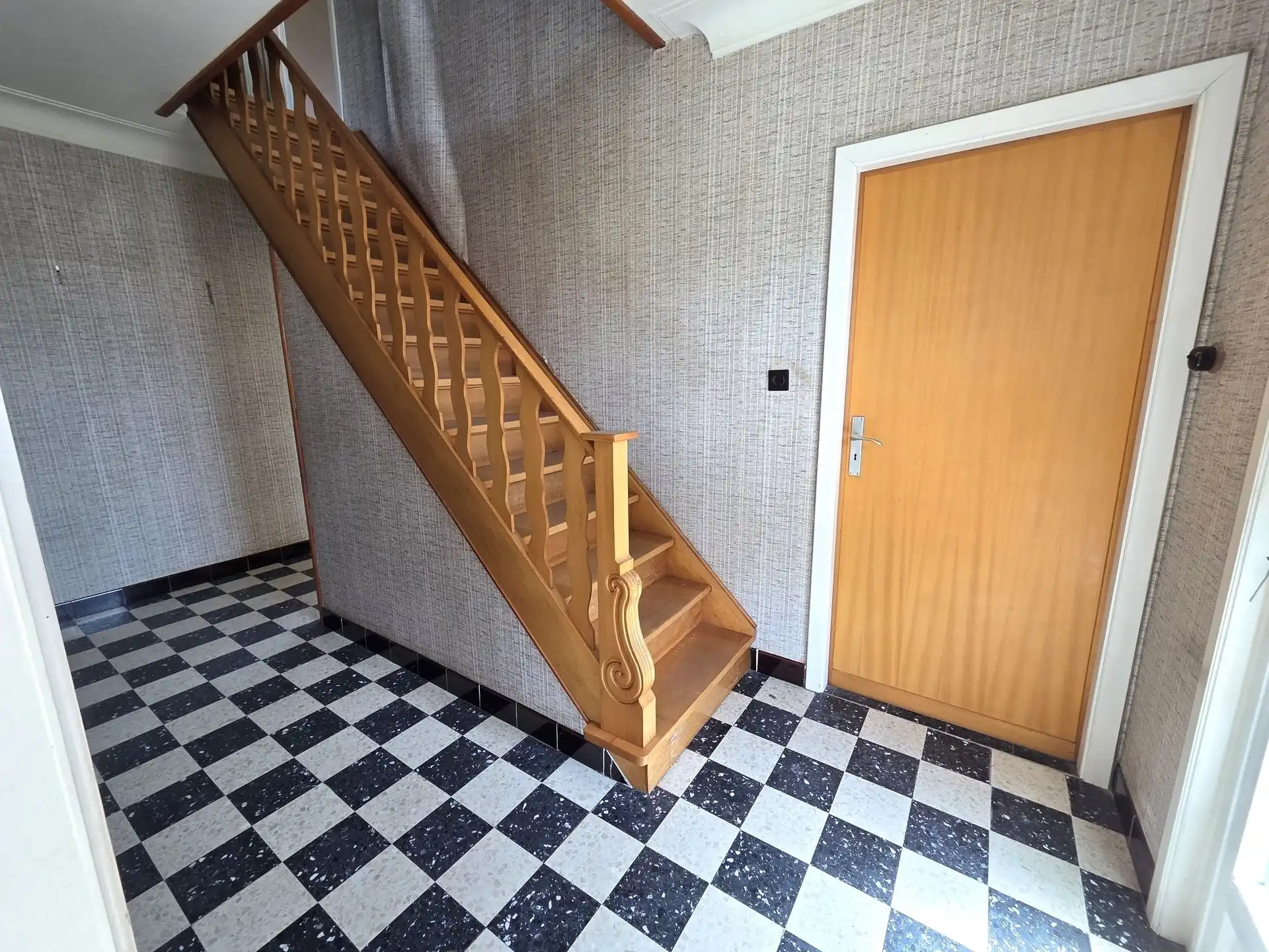 Vrijstaande woning met 4 slks op een perceel van 3135m² met mooi groen verzicht. Toplocatie! foto 7