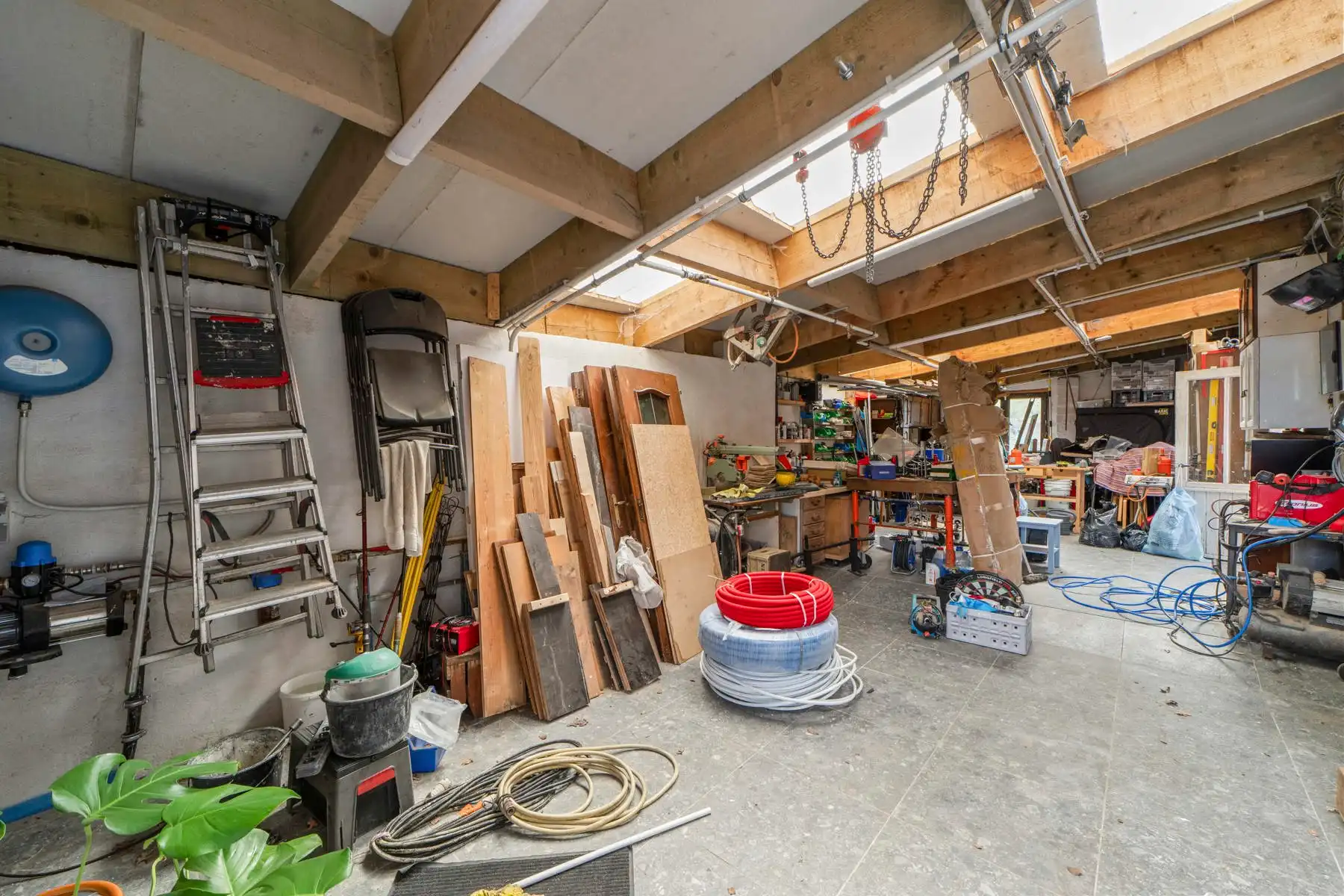 Stijlvolle, instapklare woning met moderne afwerking en gezellige tuin in Genk foto 21