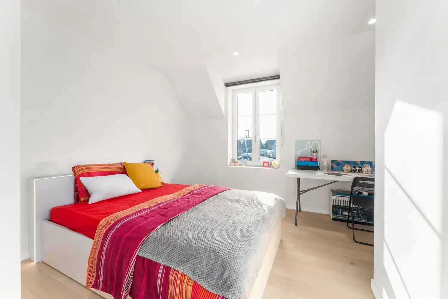 Exclusieve, recente nieuwbouwwoning met 5/6 slpks + tuin! foto 12