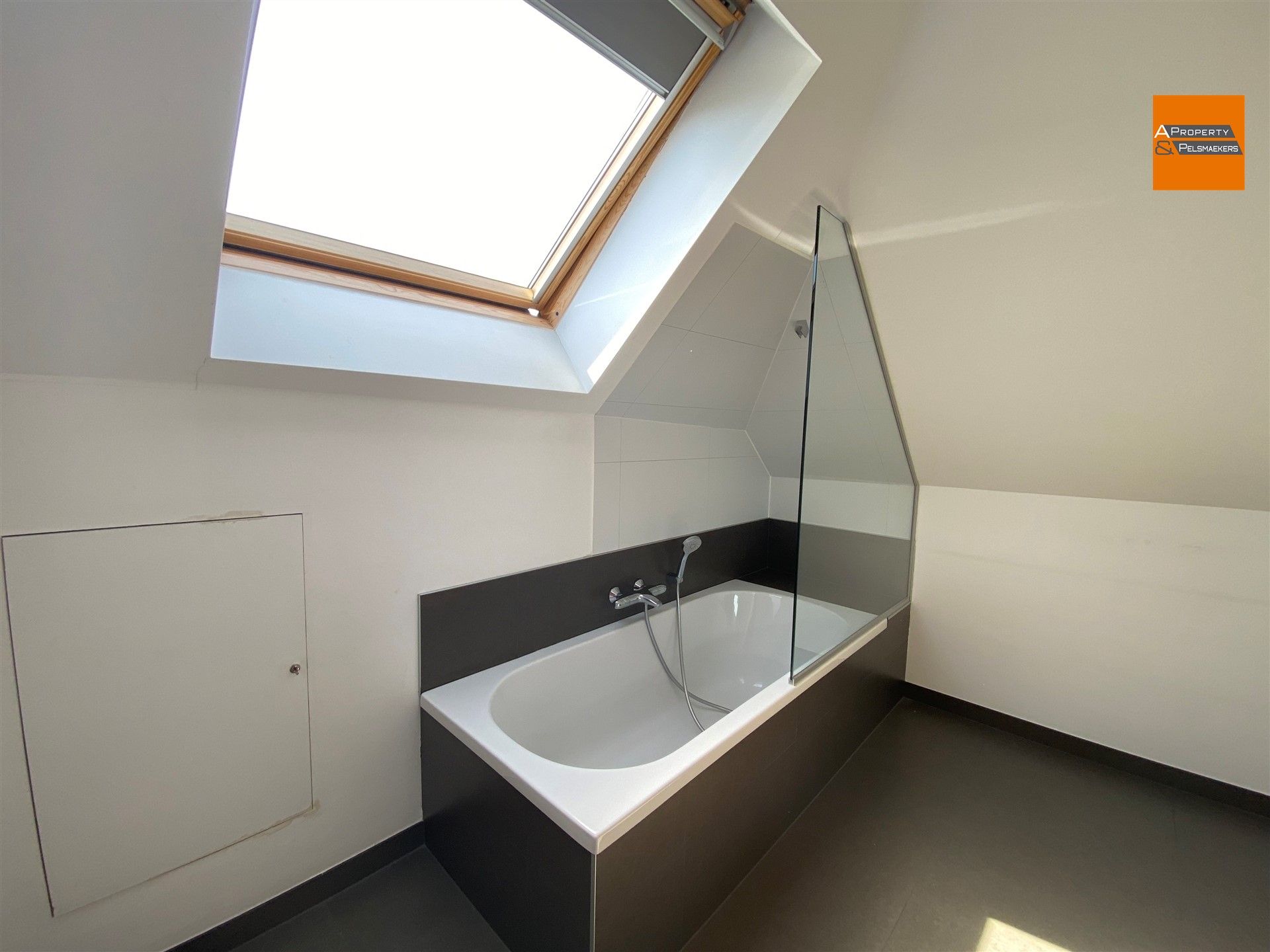 Instapklare, volledig gerenoveerde woning in groene en landelijke omgeving foto 13