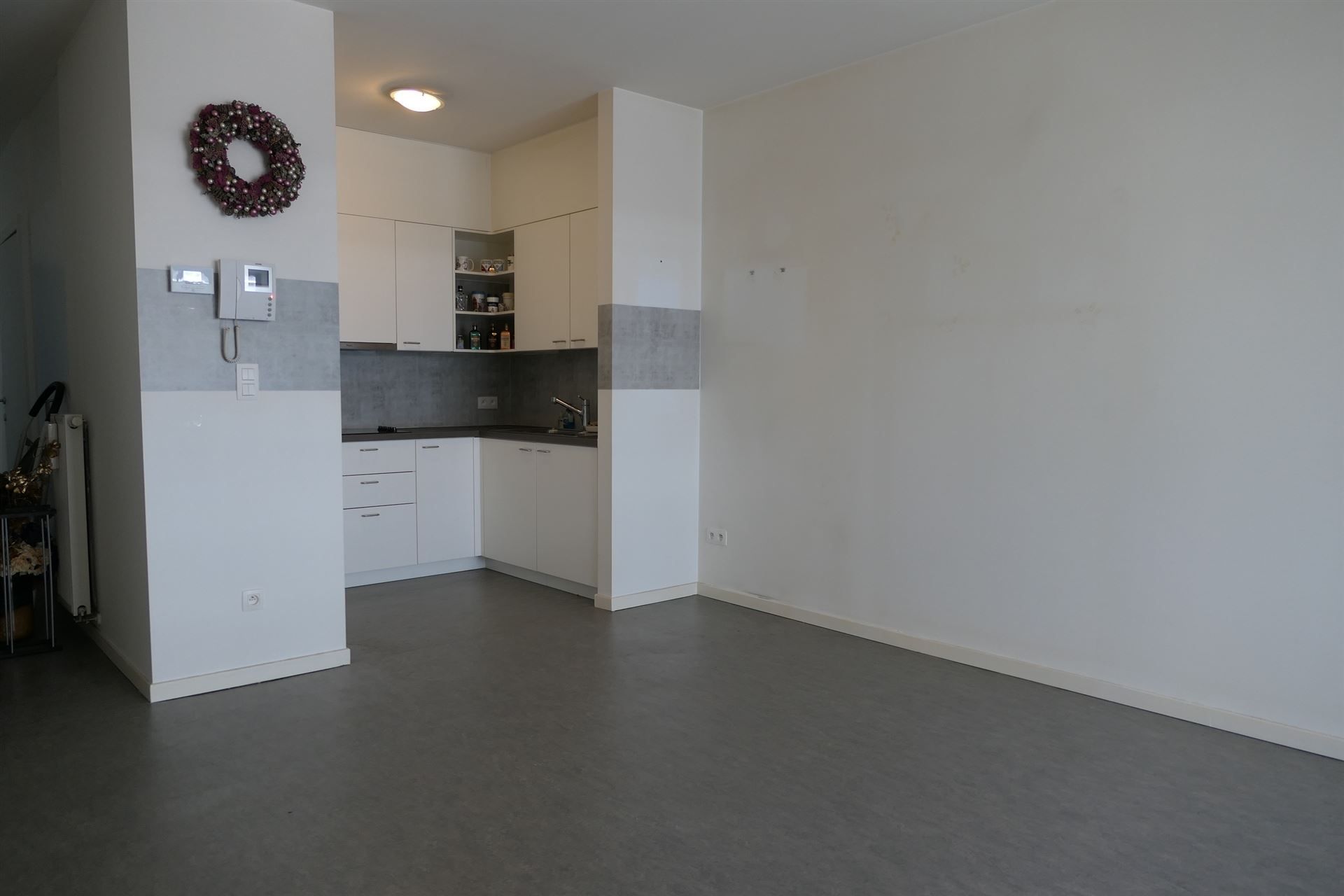 RECENT / 1 SLPK / MET STAANPLAATS foto 2
