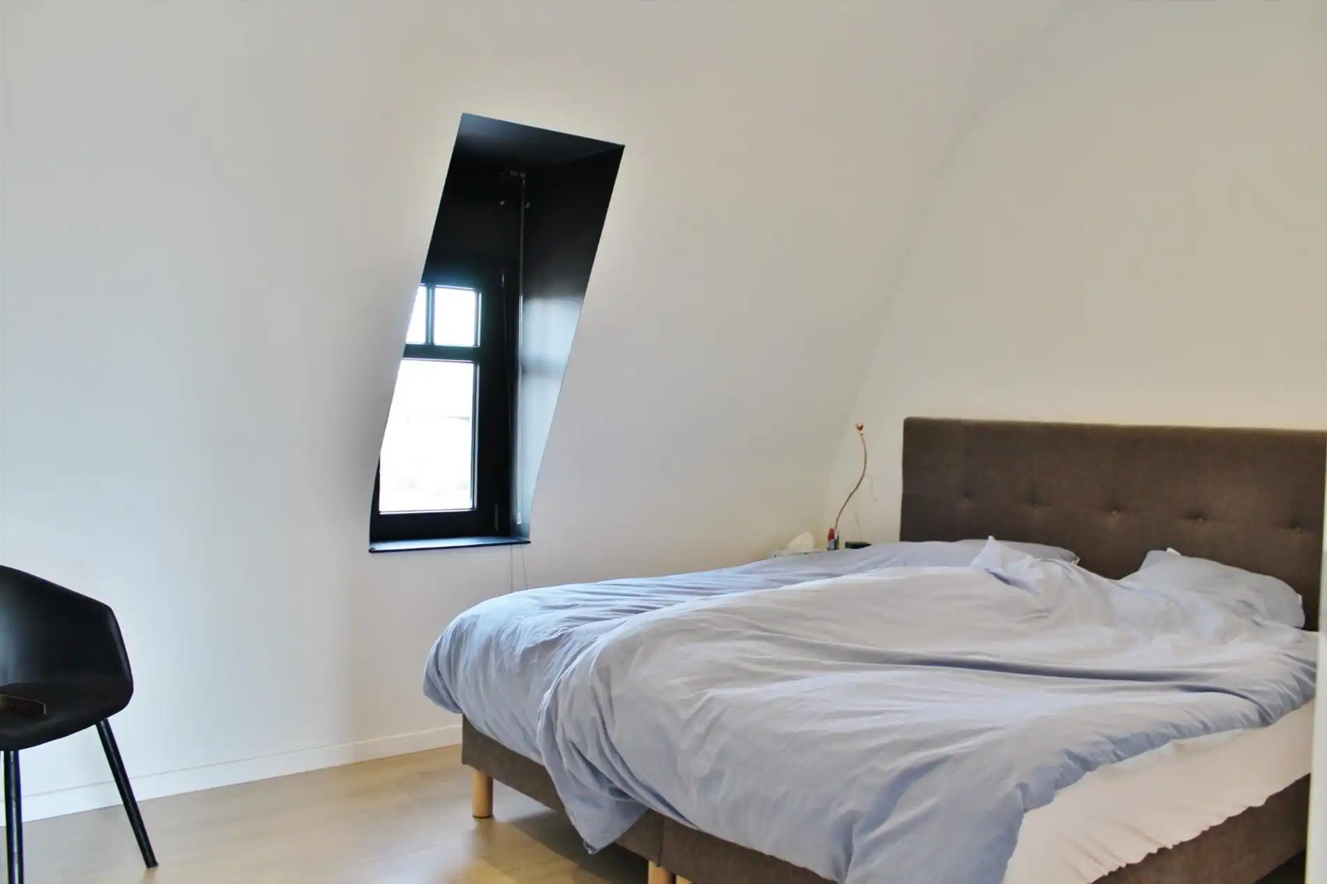 Gezellige rijwoning met koer en ruim zonneterras in centrum Ieper foto 6