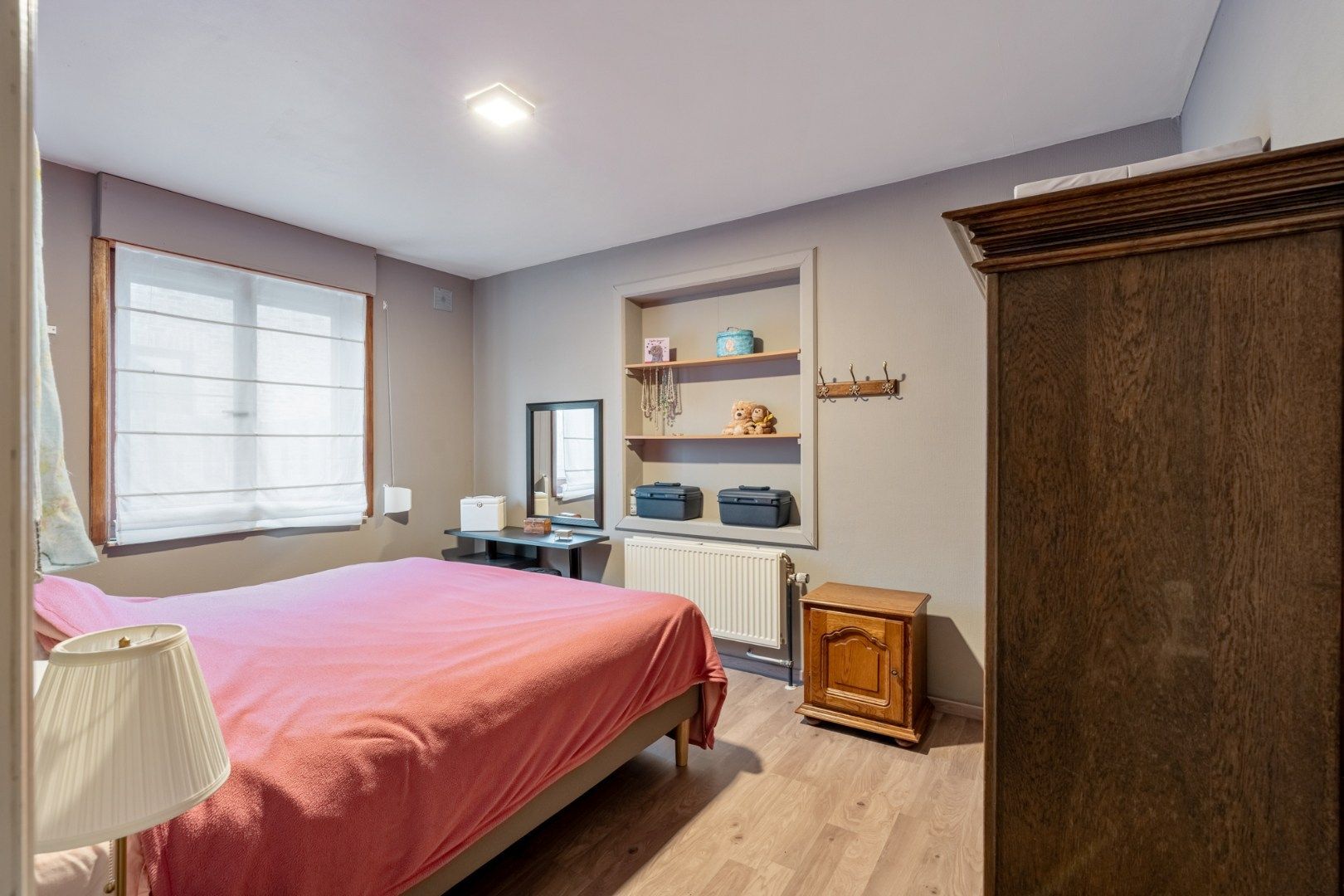 Vrijstaande gezinswoning, gebouwd in 1993 op een perceel van 5a74ca, gunstige ligging vlakbij het centrum. foto 13