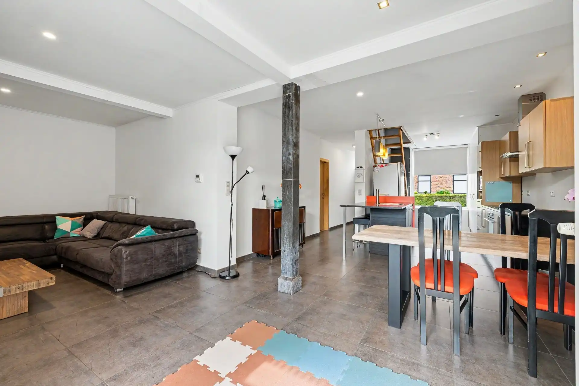 Instapklare woning met 2 slaapkamers en garage vlak bij het centrum van Stekene foto 5