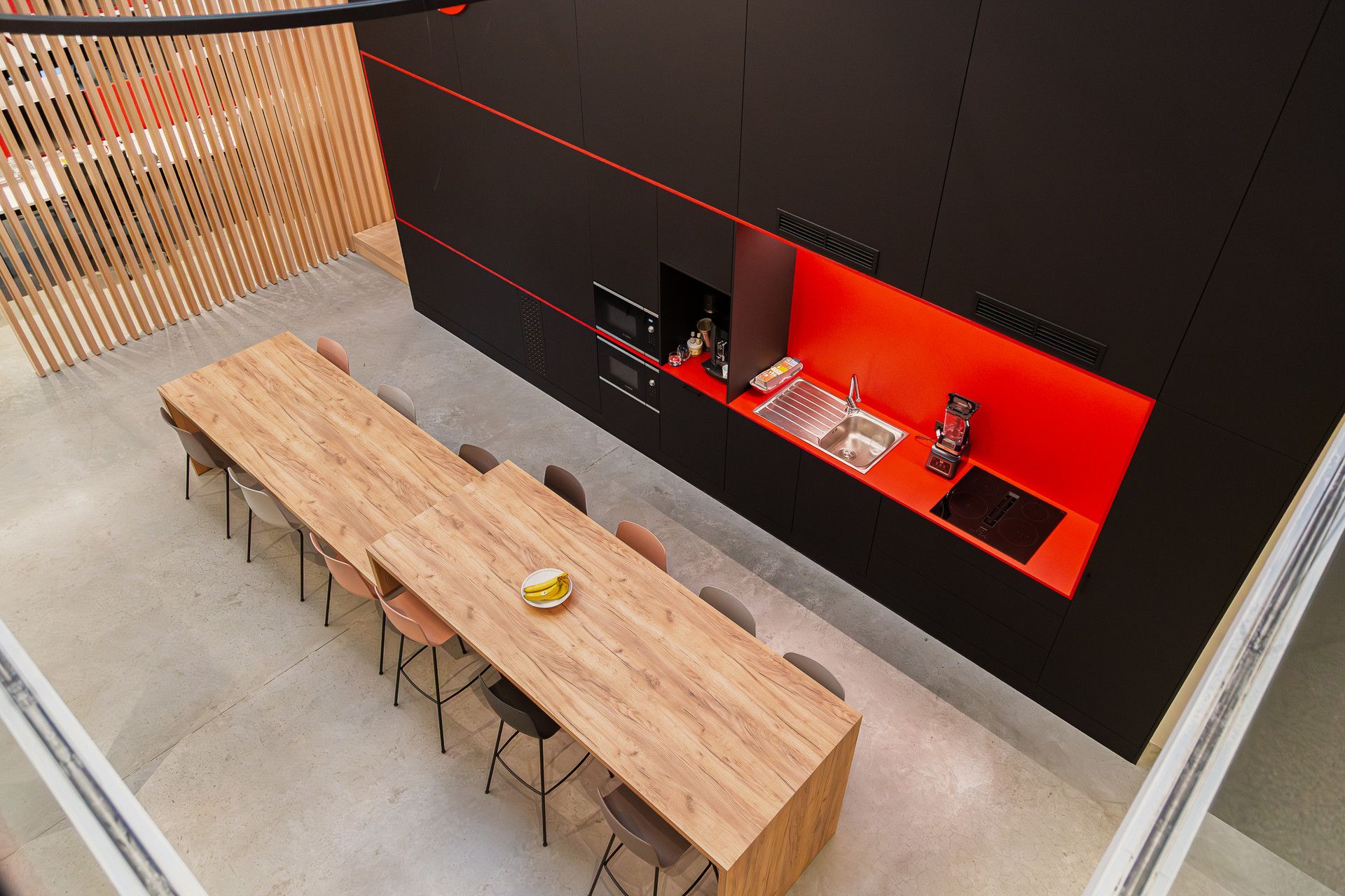 RECENT KANTOORGEBOUW VAN 366M² TE TONGEREN NABIJ E313. foto 9